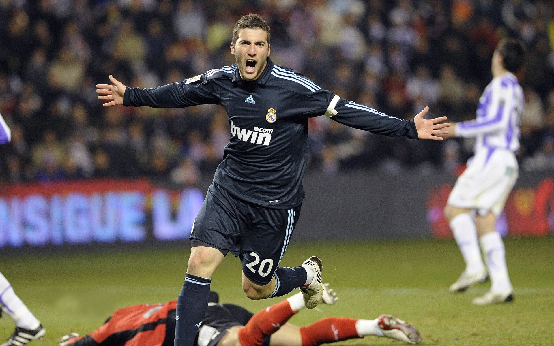 电竞世界杯盛大开幕 全球顶尖战队角逐荣耀巅峰